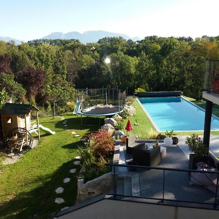 Chambres, cuisine, piscine, spa, billards, airhockey, nature Fillinges Extérieur photo